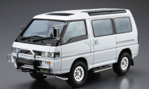 1:24 Scale Mitsubishi Delica Star Wagon P35W 1991 Model Kit #27 1:24 Scale Mitsubishi Delica Star Wagon P35W 1991 Model Kit #27