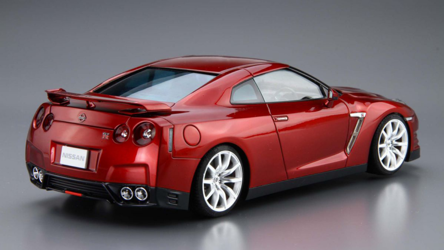 1:24 Scale Aoshima Nissan GTR R35 Pure Edition 14 With Engine Model Kit - Image 3