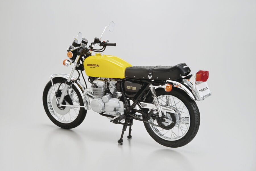 1:12 Scale Aoshima Honda CB400 Four-I/II Model Kit - Image 3
