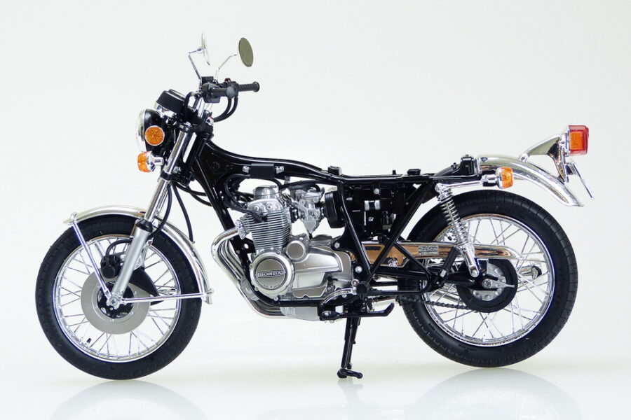 1:12 Scale Aoshima Honda CB400 Four-I/II Model Kit - Image 4