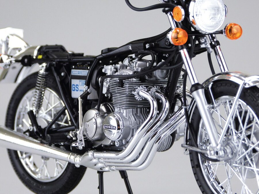 1:12 Scale Aoshima Honda CB400 Four-I/II Model Kit - Image 6
