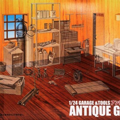 1:24 scale Fujimi Antique Garage Diorama Model Kit