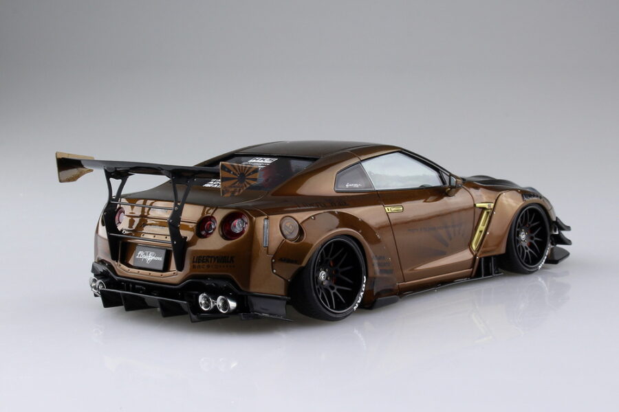 1:24 Scale Aoshima LB Works R35 GT-R Type 2 Ver.1 Model Kit - Image 3