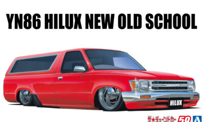 1:24 Scale Aoshima Toyota Hilux New Old School YN86 1986 Kit