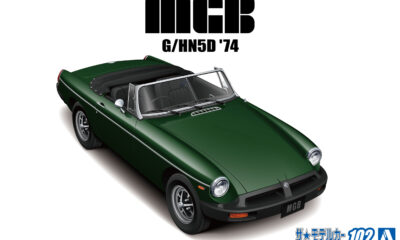 1:24 Scale Aoshima MG MGB Roadster 1974 Car Model Kit
