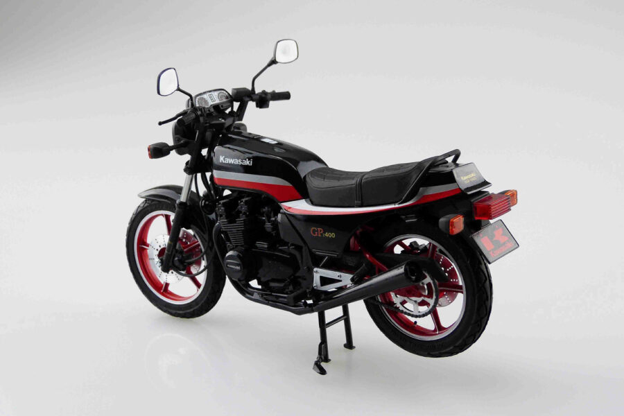 1:12 Scale Aoshima Kawasaki Z400GP With Custom Parts Motorcycle Model Kit - Image 3