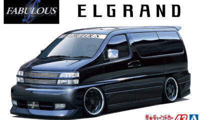 1:24 Scale Aoshima Nissan Fabulous Elgrand APE50 2000 Car Model Kit