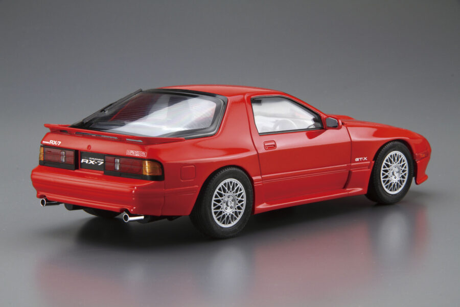 1:24 Scale Aoshima Mazda RX7 FC3S Savanna Model Kit - Image 3