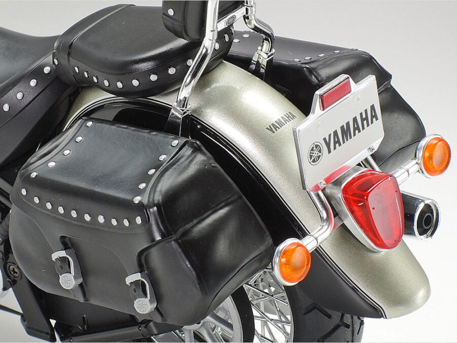 1:12 Scale Tamiya Yamaha Roadstar XV1600 Custom Model Kit - Image 6