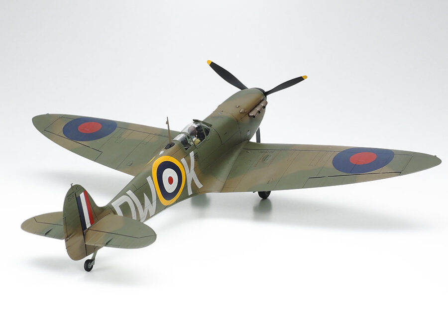 1:48 Scale Tamiya Supermarine Spitfire MK.1 Model Kit - Image 3