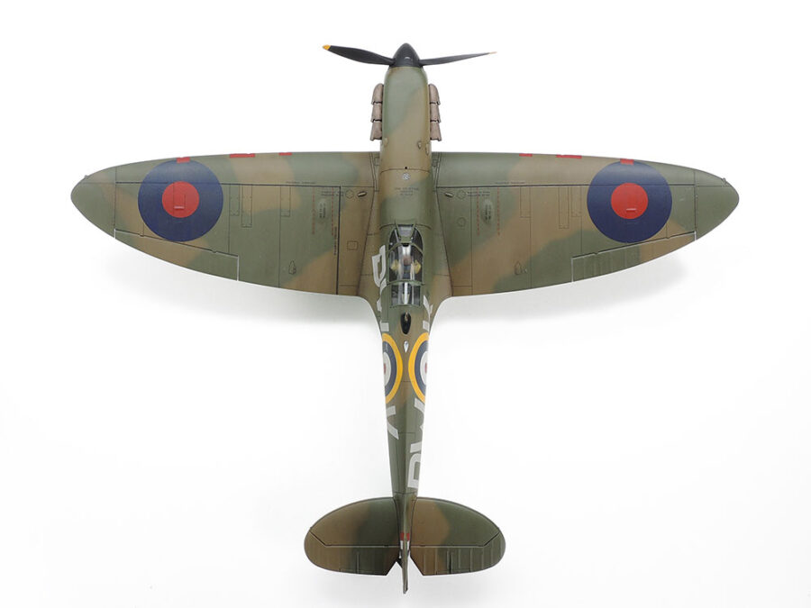 1:48 Scale Tamiya Supermarine Spitfire MK.1 Model Kit - Image 4