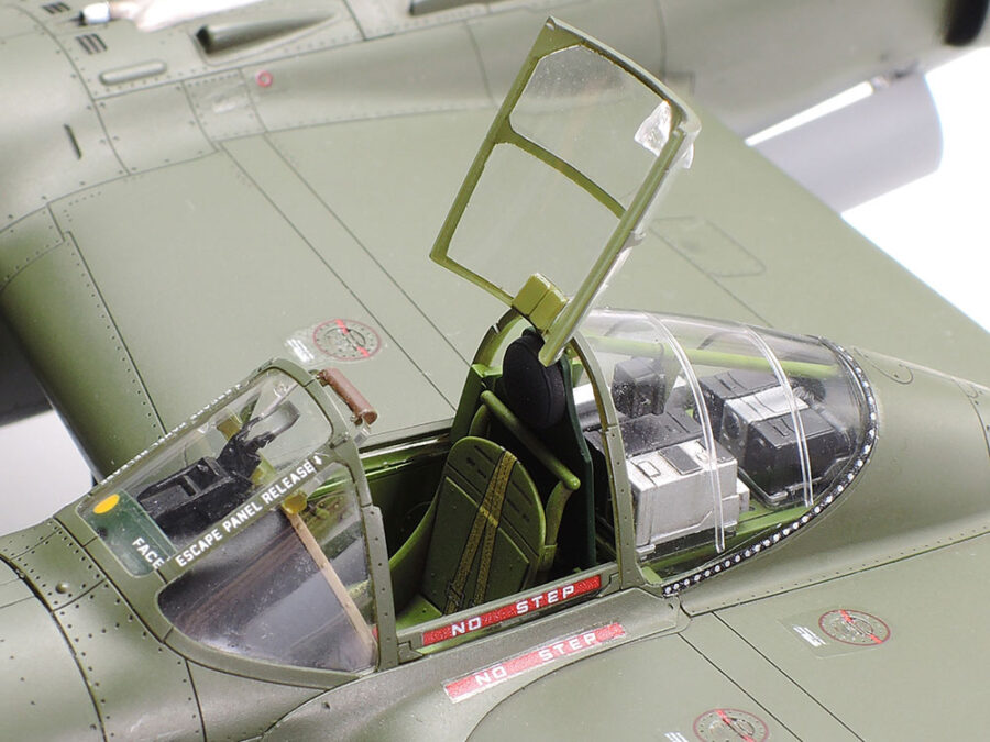 1:48 Scale Tamiya Lockheed P-38 F/G Lightning Model Kit - Image 4