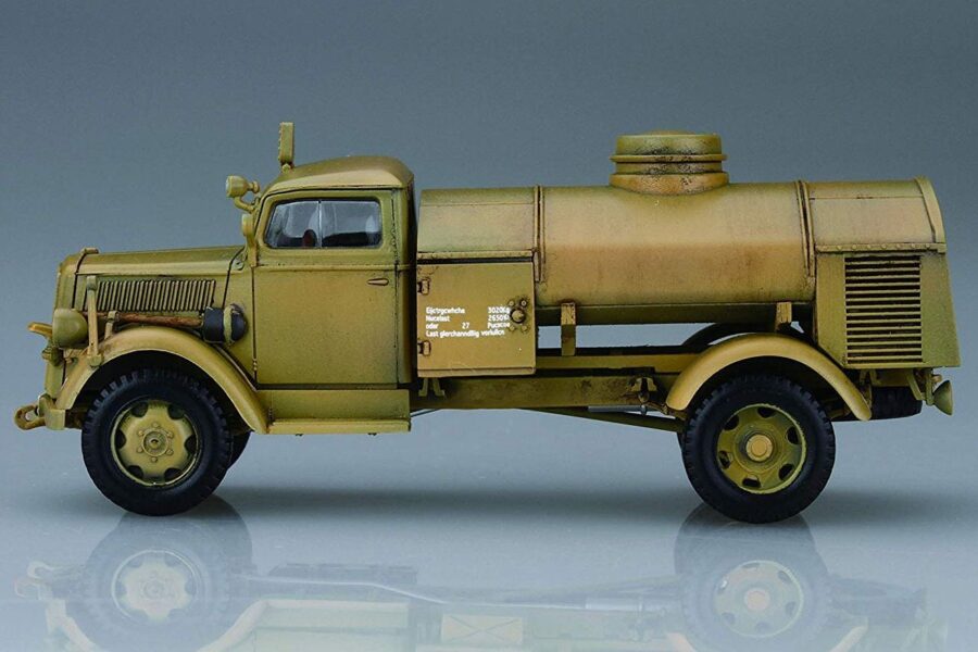 1:72 Scale Fujimi German 3 Tonne Rescue Box Truck Model Kit - Image 4