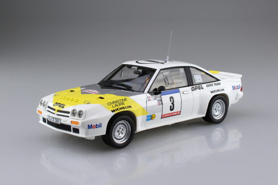 1:24 Scale Belkits Opel Manta 400 Group B Frequelin Rally Model Kit - Image 2