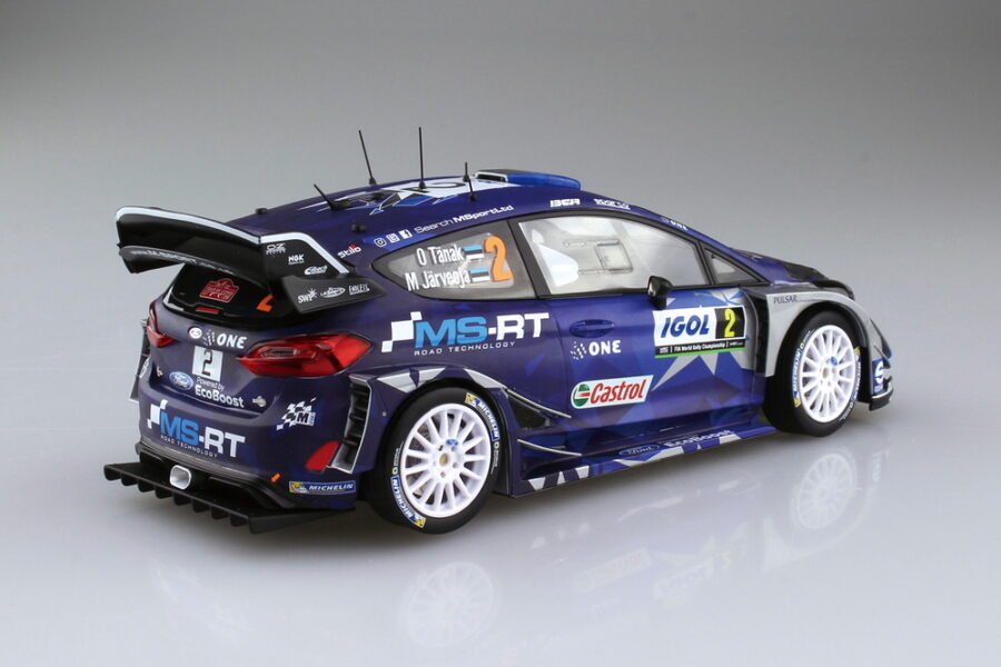 1:24 Scale Belkits Ford Fiesta RS WRC 2017 Tanak Rally Car Model Kit - Image 3