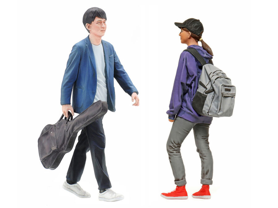 1:24 Scale Tamiya Campus Friends Modern Figures Model Kit - Image 3