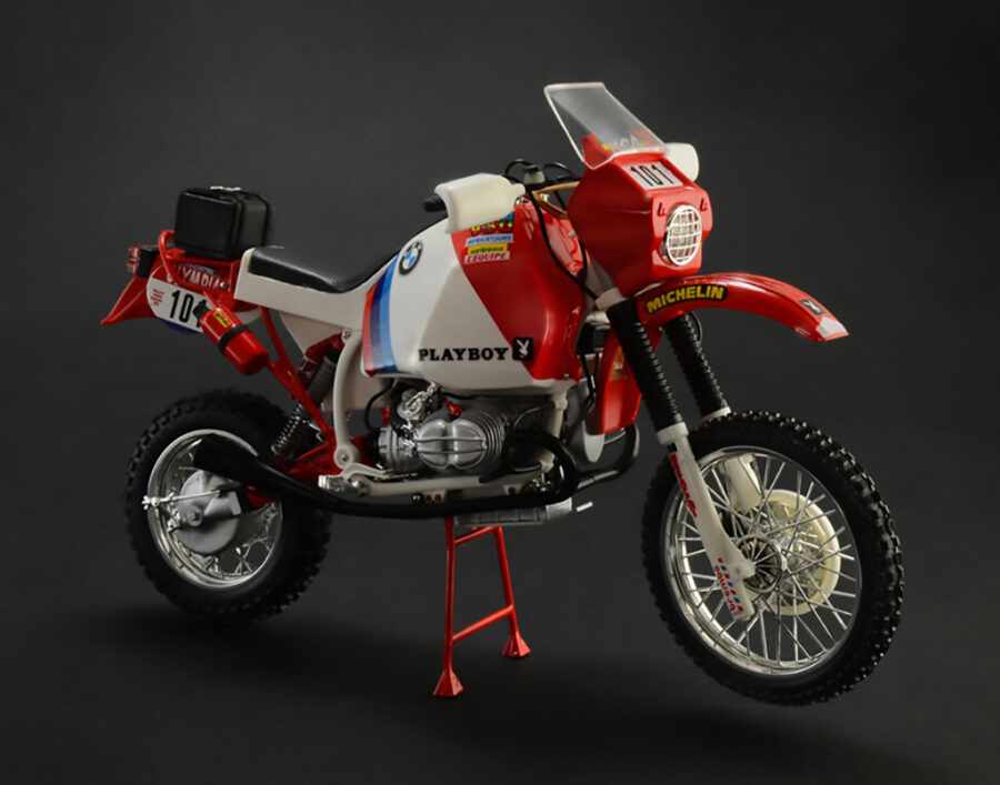 1:12 Scale Italeri BMW 1000 Dakar 1985 Motorbike Model Kit - Image 2
