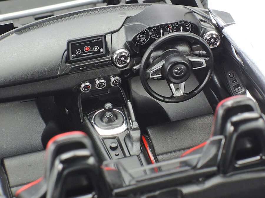 1:24 Scale Tamiya Mazda MX-5 RF Model Kit - Image 8