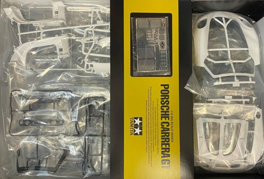 1:12 Scale Tamiya Porsche Carrera GT Model Kit - Image 4