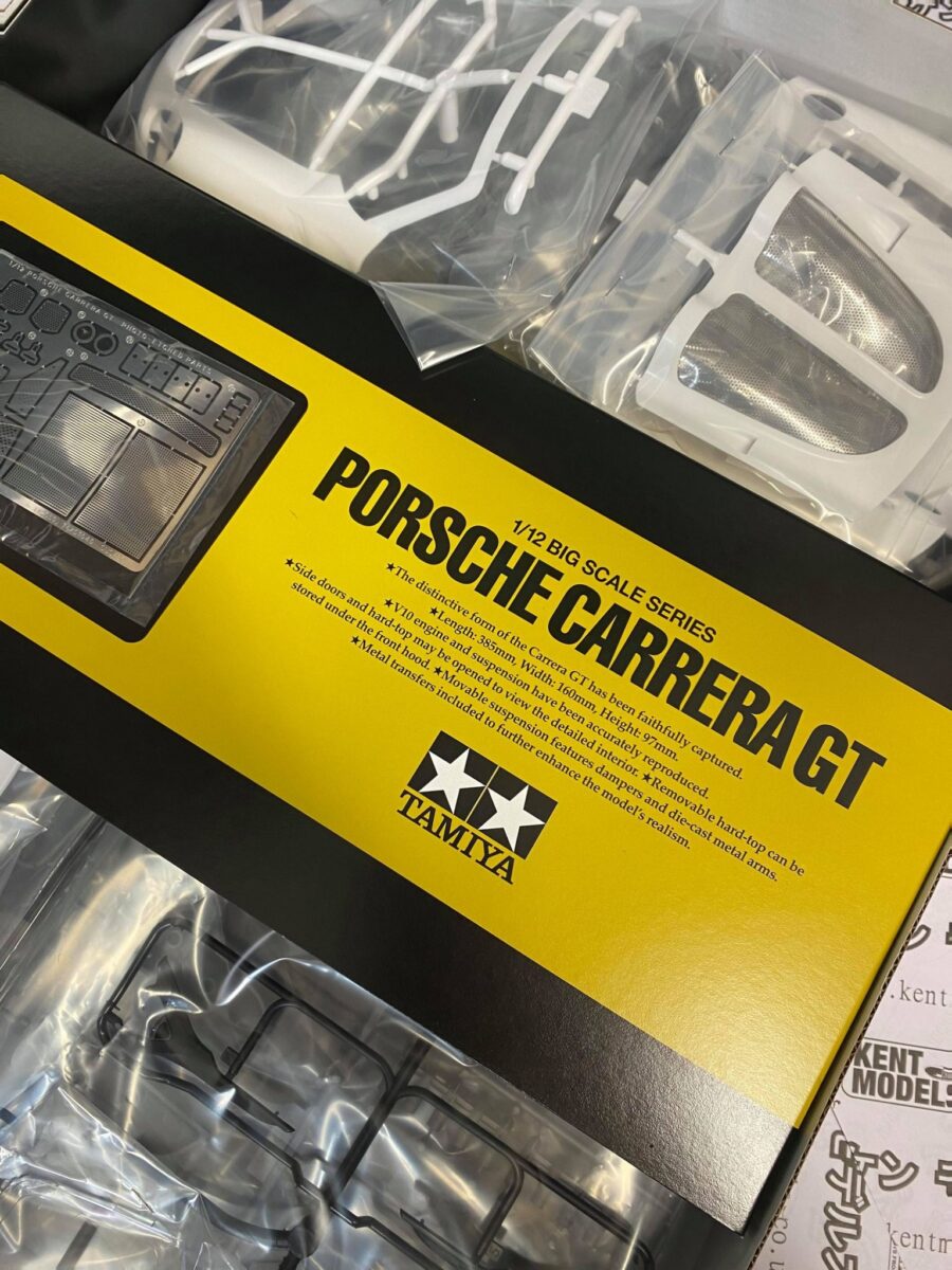 1:12 Scale Tamiya Porsche Carrera GT Model Kit - Image 5