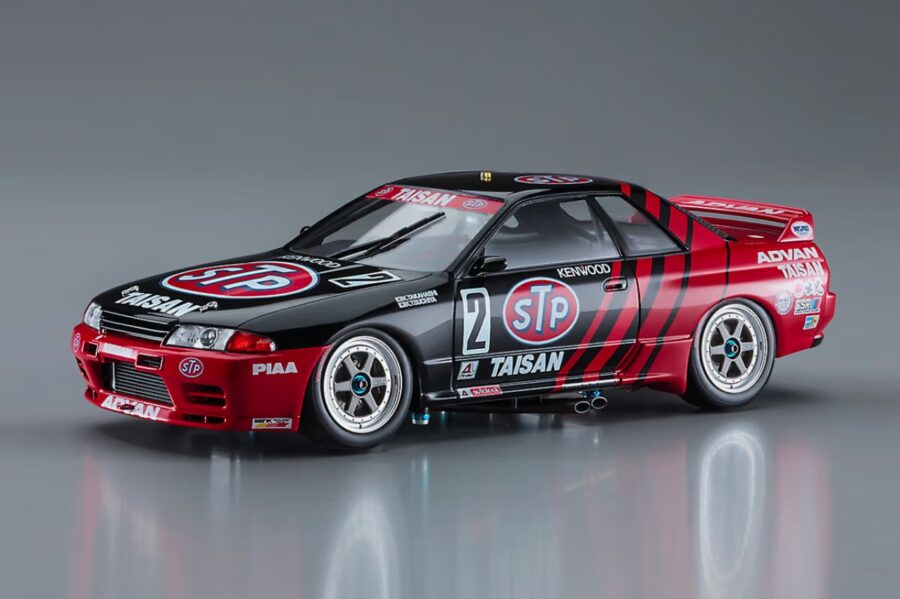 1:24 Scale Hasegawa STP Taisan Nissan Skyline GT-R [BNR32 Gr.A] 1993 JTC Model Kit - Image 2