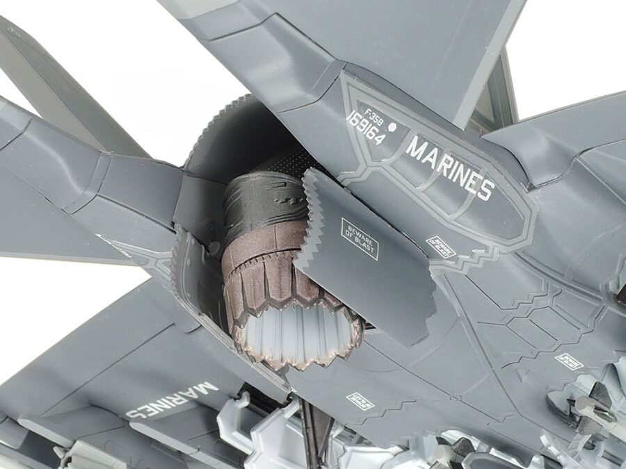 1:72 Scale Tamiya F-35 B LIGHTNING II Model Kit - Image 7