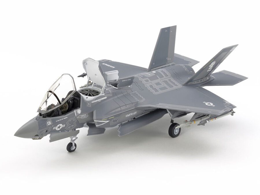 1:72 Scale Tamiya F-35 B LIGHTNING II Model Kit - Image 2