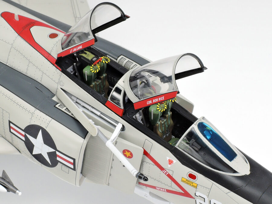 1:48 Scale Tamiya McDonnell Douglas F-4B Phantom II Model Kit - Image 10