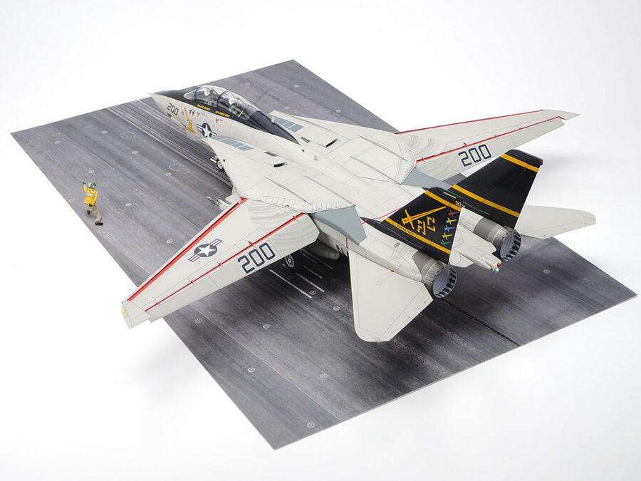 1:48 Scale Tamiya Grumman F-14A Tomcat (Late Model) Carrier Launch Set Model Kit - Image 2