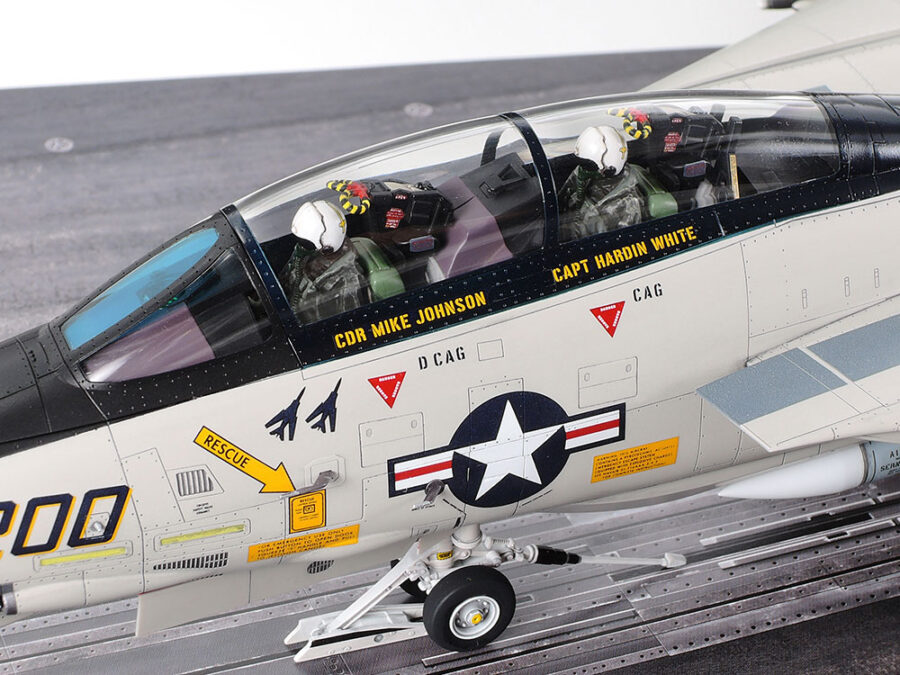 1:48 Scale Tamiya Grumman F-14A Tomcat (Late Model) Carrier Launch Set Model Kit - Image 11