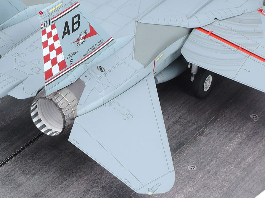 1:48 Scale Tamiya Grumman F-14A Tomcat (Late Model) Carrier Launch Set Model Kit - Image 19