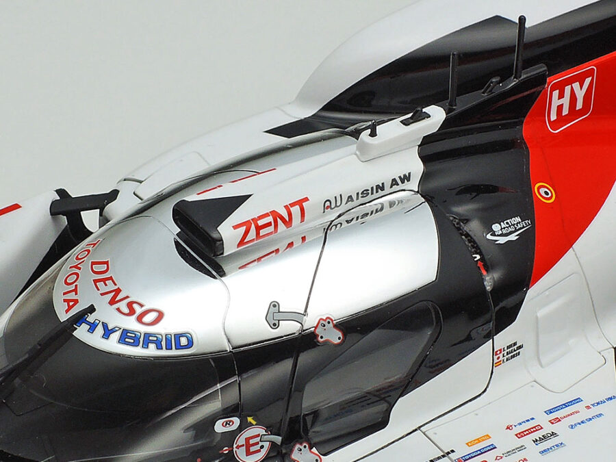 1:24 Scale Tamiya Toyota GAZOO Racing TS050 HYBRID Model Kit - Image 5