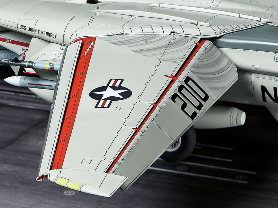 1:48 Scale Tamiya Grumman F-14A Tomcat (Late Model) Carrier Launch Set Model Kit - Image 5