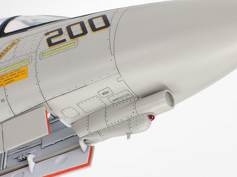 1:48 Scale Tamiya Grumman F-14A Tomcat (Late Model) Carrier Launch Set Model Kit - Image 8
