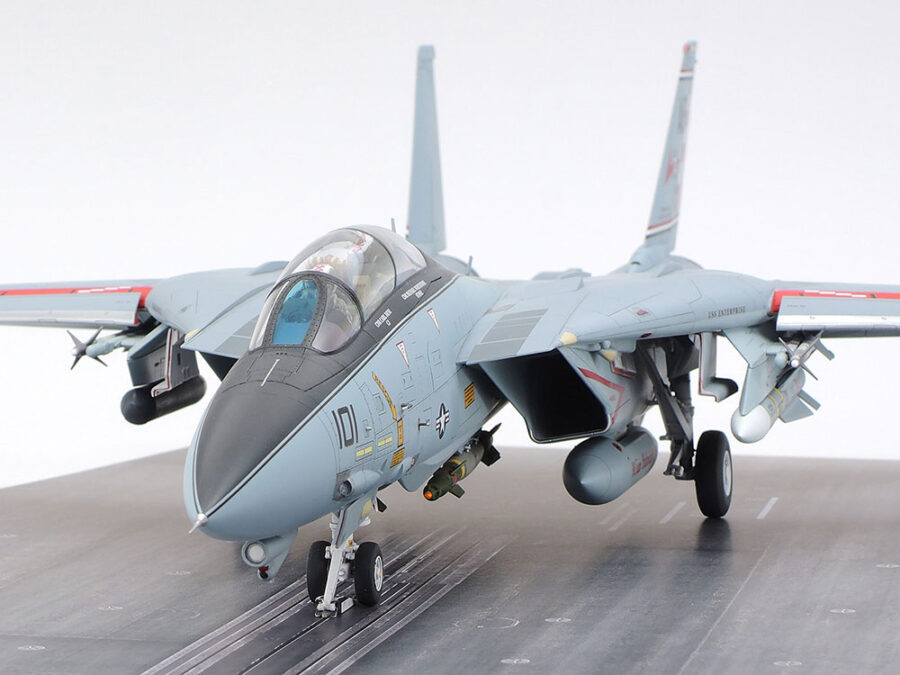 1:48 Scale Tamiya Grumman F-14A Tomcat (Late Model) Carrier Launch Set Model Kit - Image 10