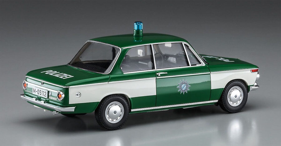 1:24 Scale Hasegawa BMW 2002 TI Police Car Model Kit - Image 3