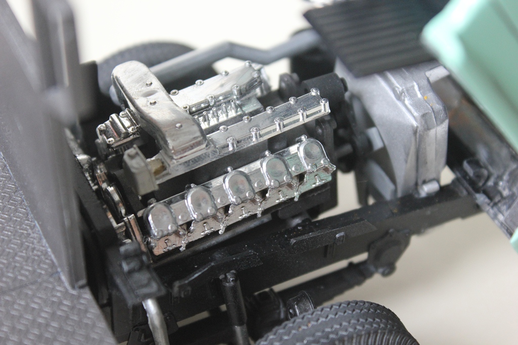 1:24 Scale Fujimi Mitsubishi Fuso FV High Cab Tractor Transporter Model Kit - Image 6