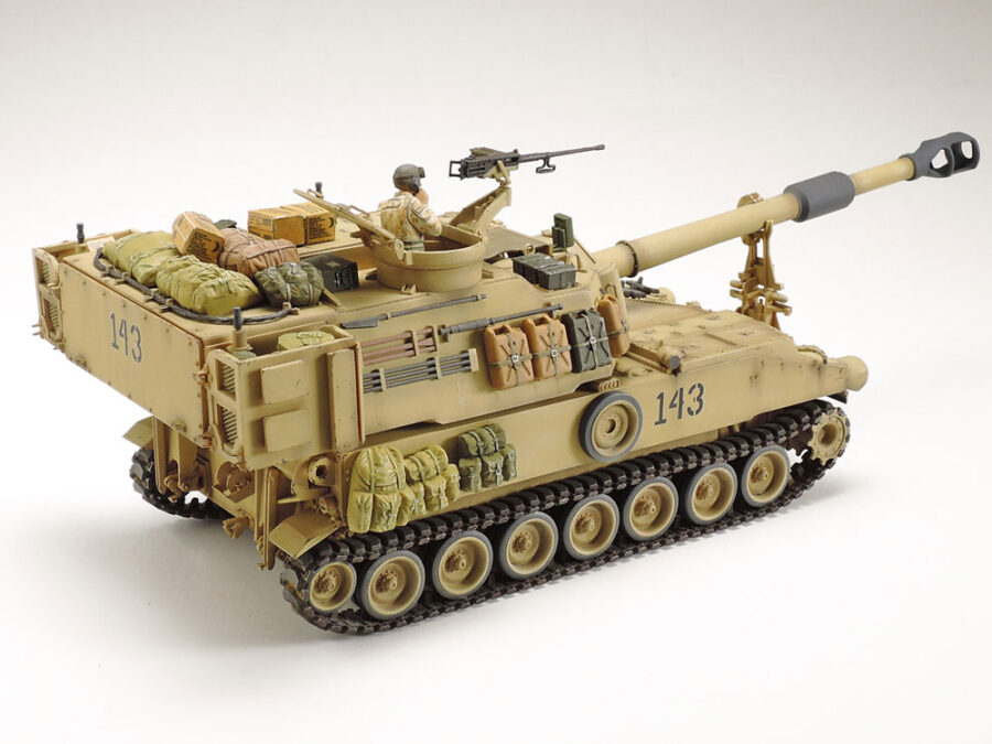 1:35 Scale Tamiya U.S. Self-Propelled Howitzer M109A6 Paladin (Iraq War) Model Kit - Image 3