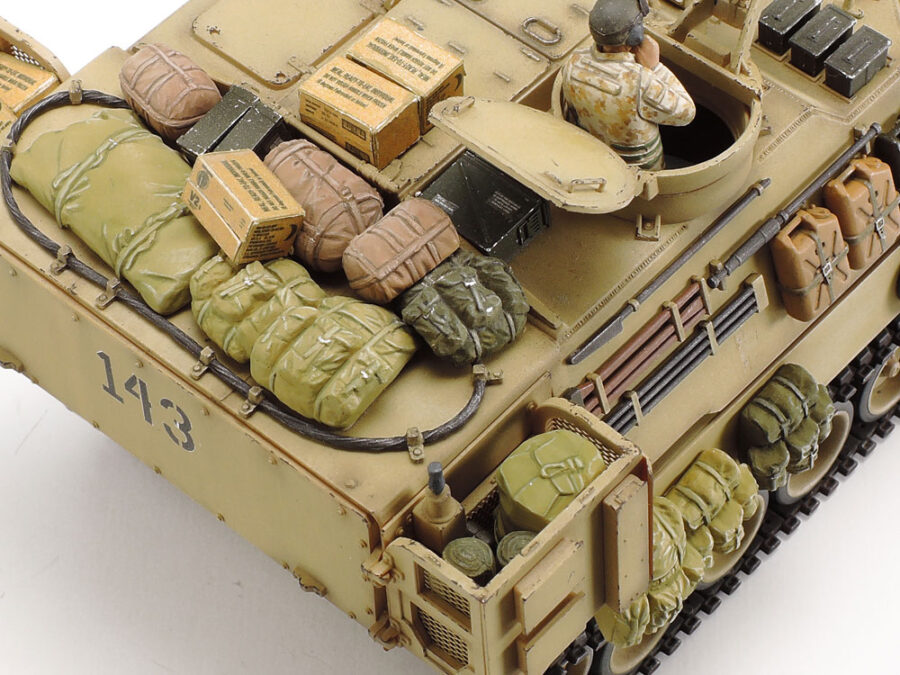 1:35 Scale Tamiya U.S. Self-Propelled Howitzer M109A6 Paladin (Iraq War) Model Kit - Image 4
