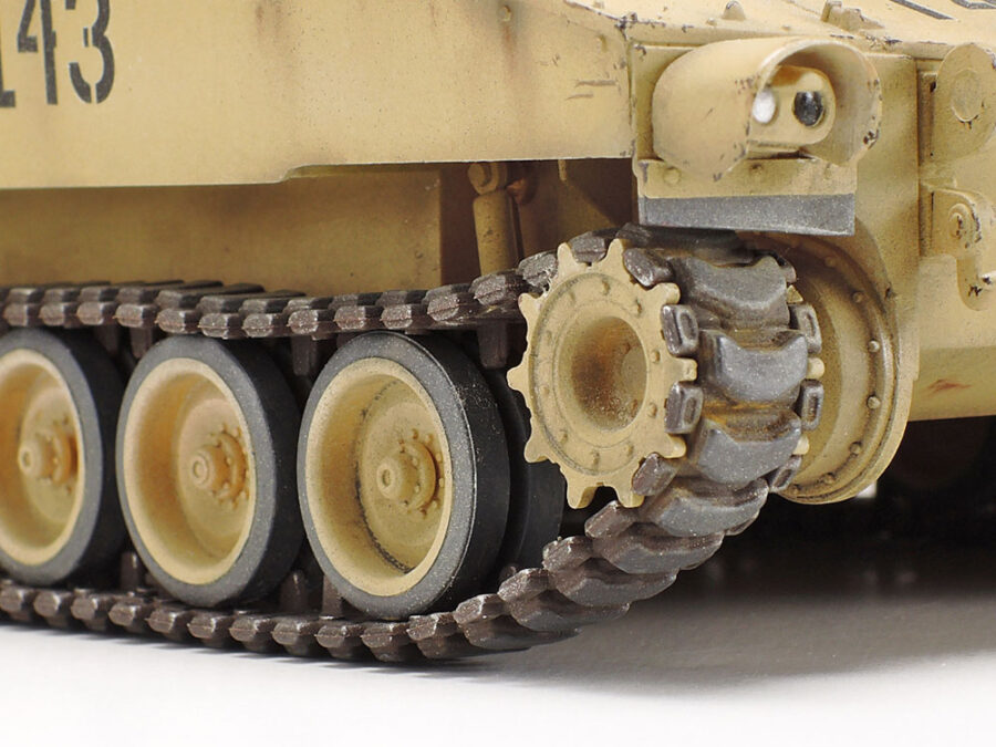 1:35 Scale Tamiya U.S. Self-Propelled Howitzer M109A6 Paladin (Iraq War) Model Kit - Image 5