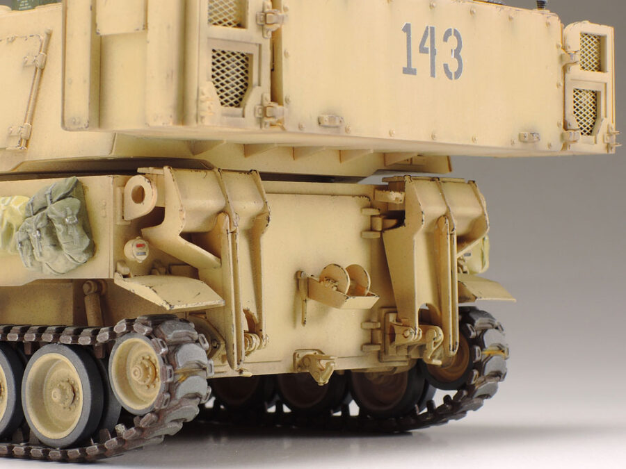 1:35 Scale Tamiya U.S. Self-Propelled Howitzer M109A6 Paladin (Iraq War) Model Kit - Image 6
