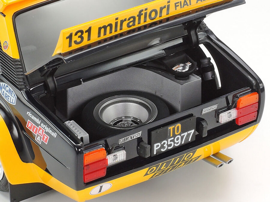 1:20 Scale Tamiya Fiat 131 Abarth Rally Olio Fiat Model Kit - Image 5