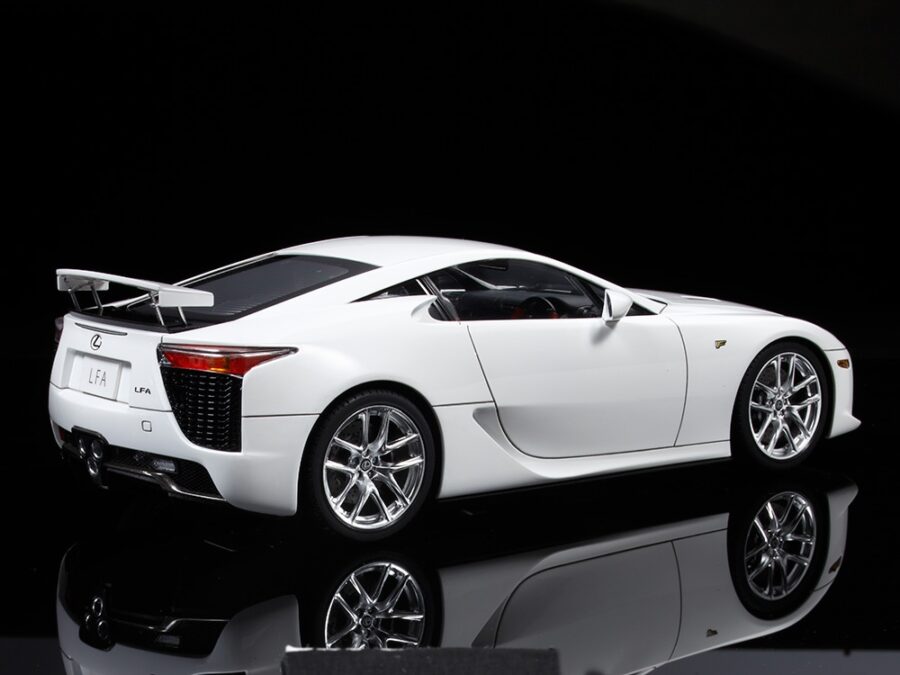 1:24 Scale Tamiya Lexus LFA Super Car Model Kit (Ltd Edition) - Image 3