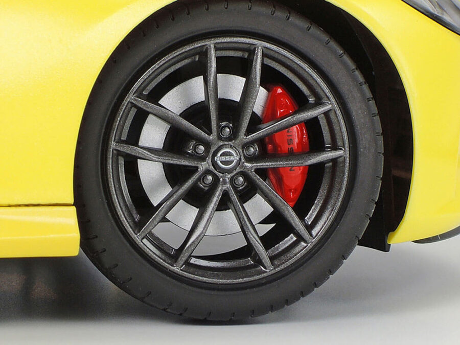 1:24 Scale Tamiya Nissan Z Model Kit - Image 10