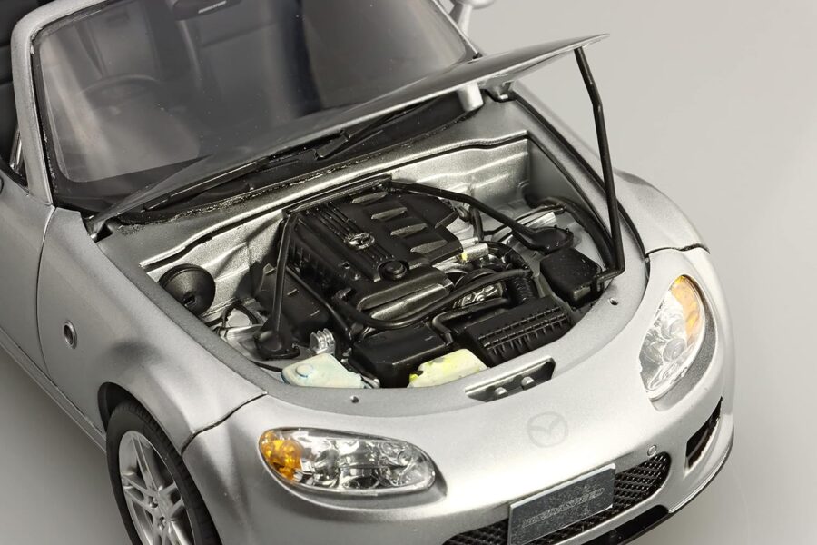 1:24 Scale Fujimi Mazdaspeed MX5 Roadster w/Engine Model Kit - Image 3