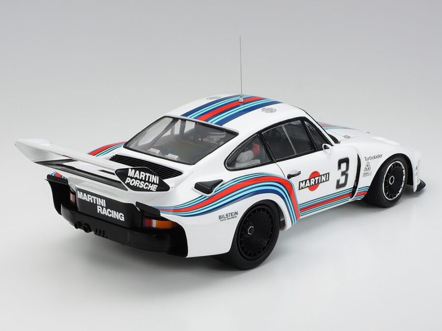 1:20 Scale Tamiya Porsche 935 Martini Model Kit - Image 3