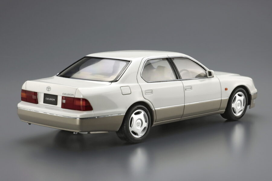 1:24 Scale Aoshima Toyota UCE21 Celsior C-Type Model Kit - Image 3