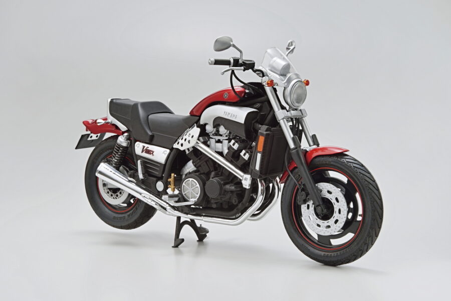 1:12 Scale Aoshima Yamaha Vmax 5GK w/Custom Parts Bike Model Kit - Image 2