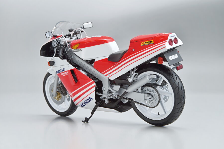 1:12 Scale Aoshima Honda MC18 NSR 250R '88 Bike Model Kit - Image 3
