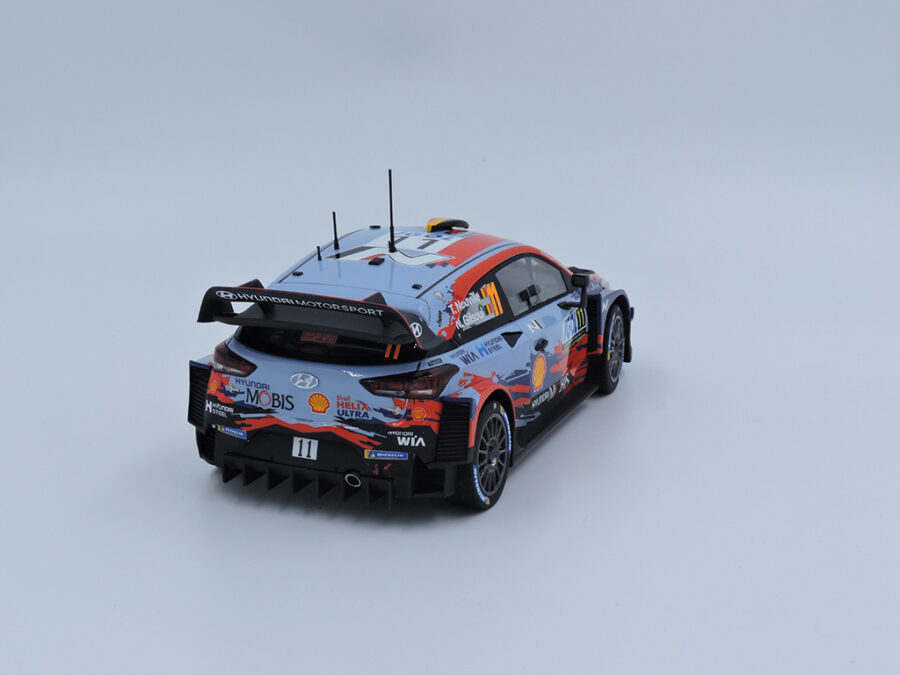 1:24 Scale Belkits Hyundai I20 Coupe WRC 2019 Neuville Model Kit - Image 6